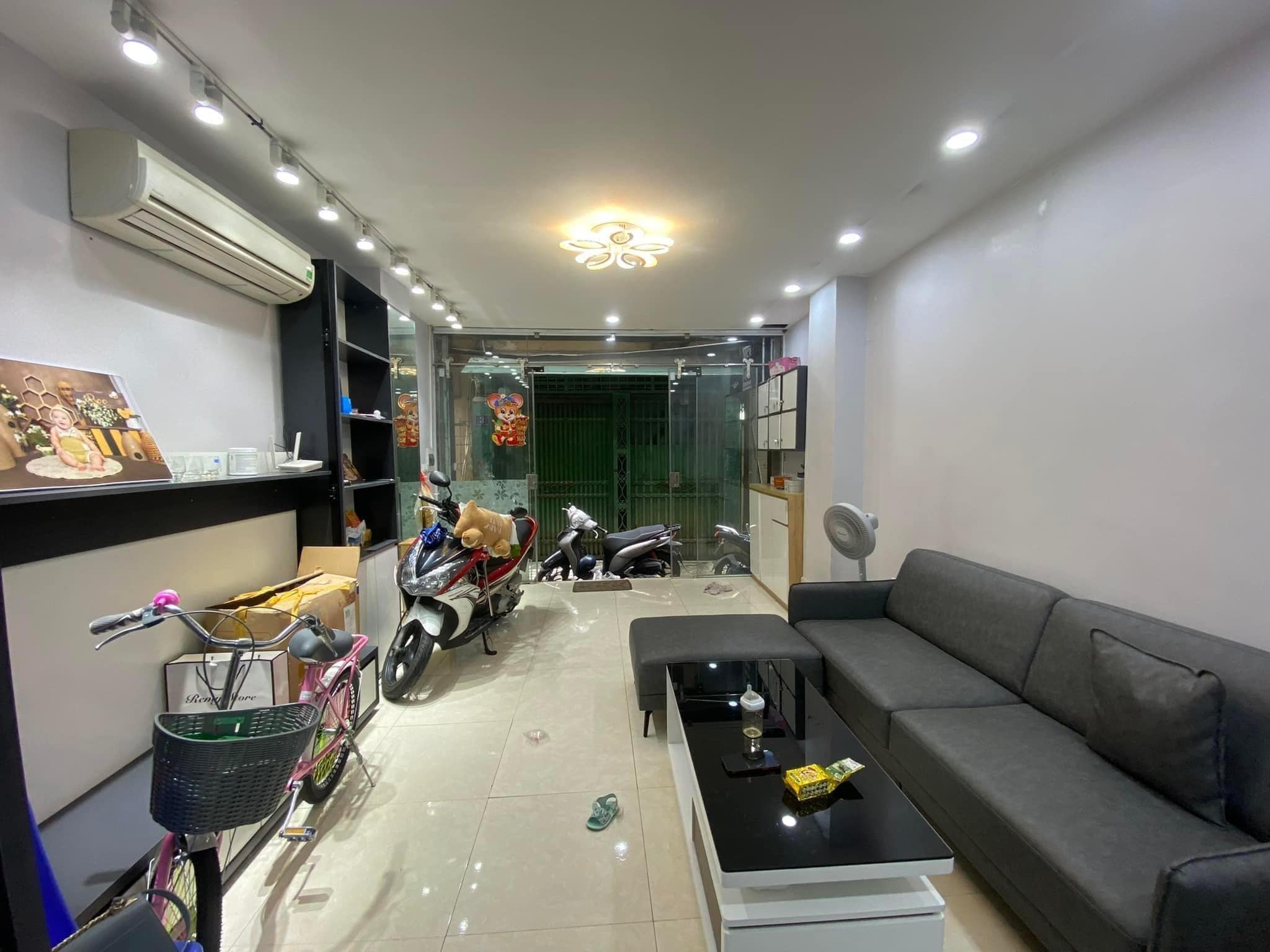 Bán nhà ngõ 62 Nguyên Hồng 4 tầng, mặt tiền 4m giá 14 tỷ