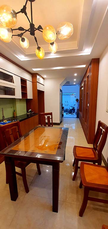 Bán nhà ngõ 66 Hồ Tùng Mậu, Cầu Giấy, 40m2, 5 tầng, lô góc, tặng nội thất, giá 6 tỷ.