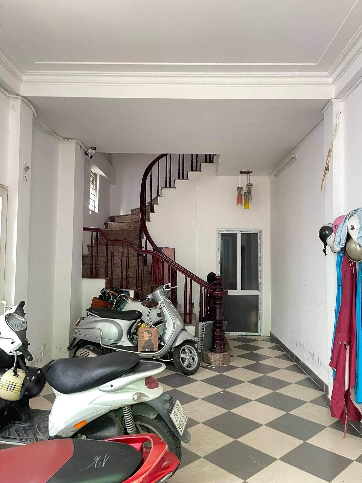 Bán nhà ngõ 71 Nguyễn Lương Bằng thiết kế 3 tầng, 60m2