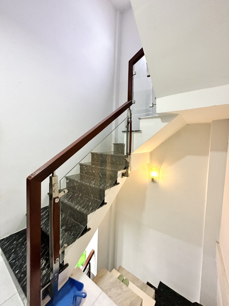 BÁN NHÀ MẶT TIỀN QUẬN 3 39M2 NỞ HẬU 7M 5 TẦNG 7 PHÒNG NGỦ TRẦN VĂN ĐANG 6.2 TỶ.