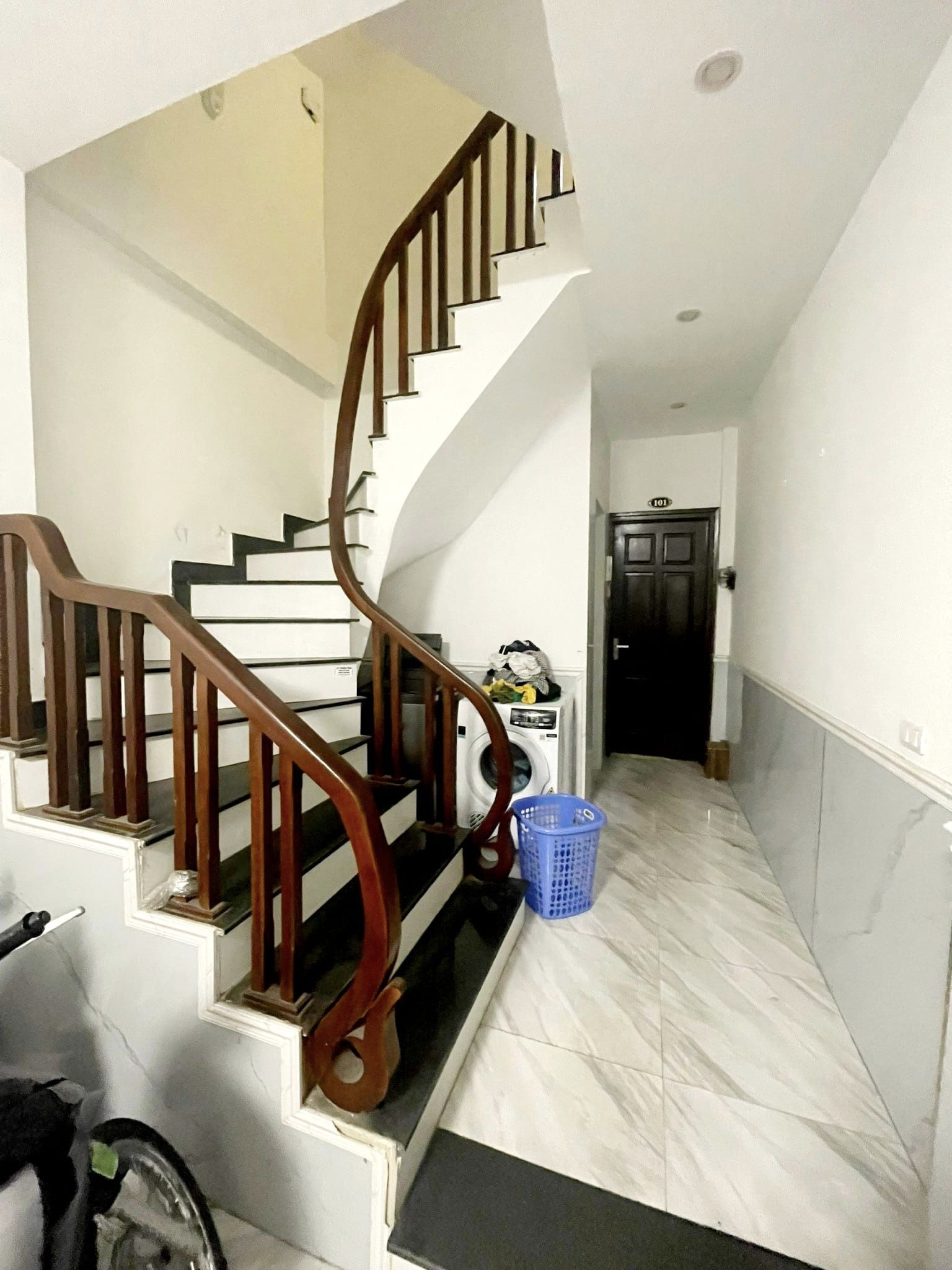 Bán tòa căn hộ dịch vụ phố Chùa Hà, Cầu Giấy, 61m2, 6 tầng, thang máy, full nội thất, giá 11.8 tỷ