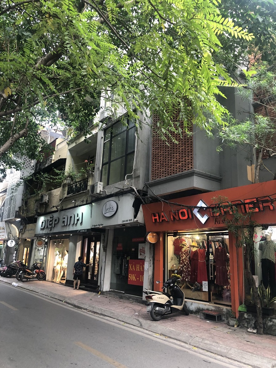 Cần cho thuê nhà 4 tầng tầng 1 rộng 50m2, từ tầng 2 rộng 58m2. 2 mặt tiền, 1 mặt đường Nguyễn Công Hoan