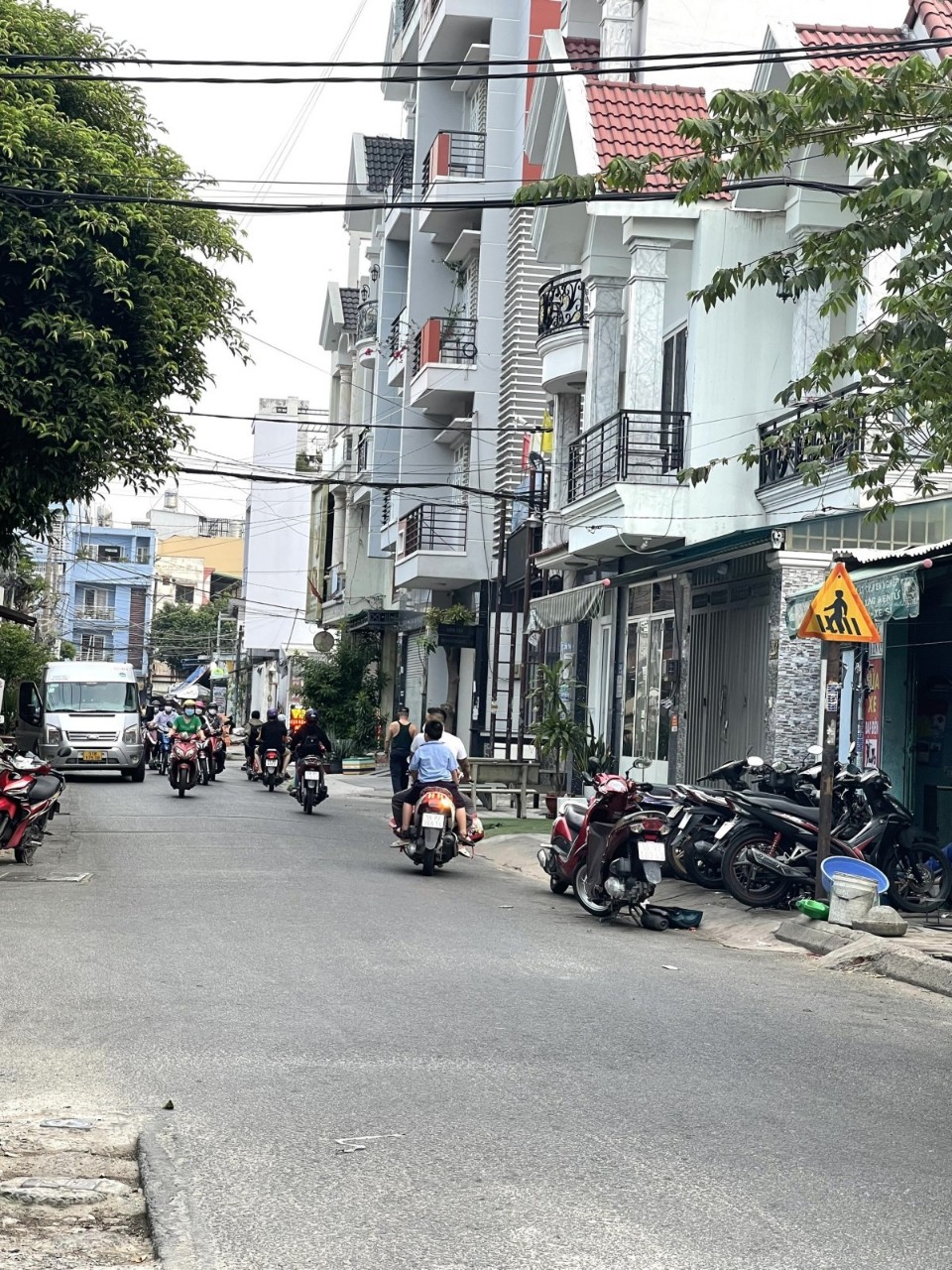 Bán Nhà Cách Mạng Tháng Tám - HXH thông 5 tầng