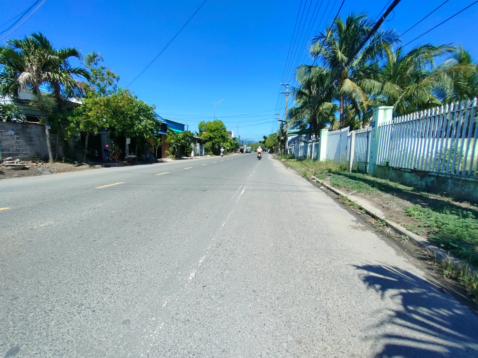 Bán đất mặt tiền đường Đồng Khởi - Diên Sơn