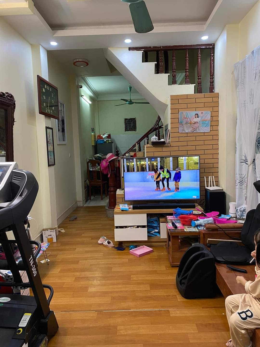 Bán Nhà Hồng Mai, ngõ rộng nhà thoáng, hàng xóm Đại học, DT40m2, giá 3.6 tỷ.