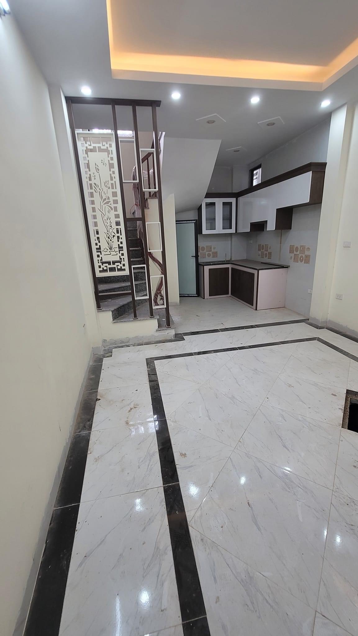 Nhỉnh 2tỷ có nhà TT đống đa- ngõ chợ khâm thiên- DT 20m2x3MT- thoáng sáng-ba gác