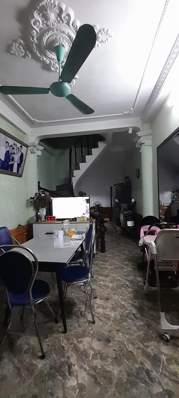 Nhà Lạc Trung, ngõ phân lô, trước nhà ô tô tránh, DT38m2, giá 3.9 tỷ.