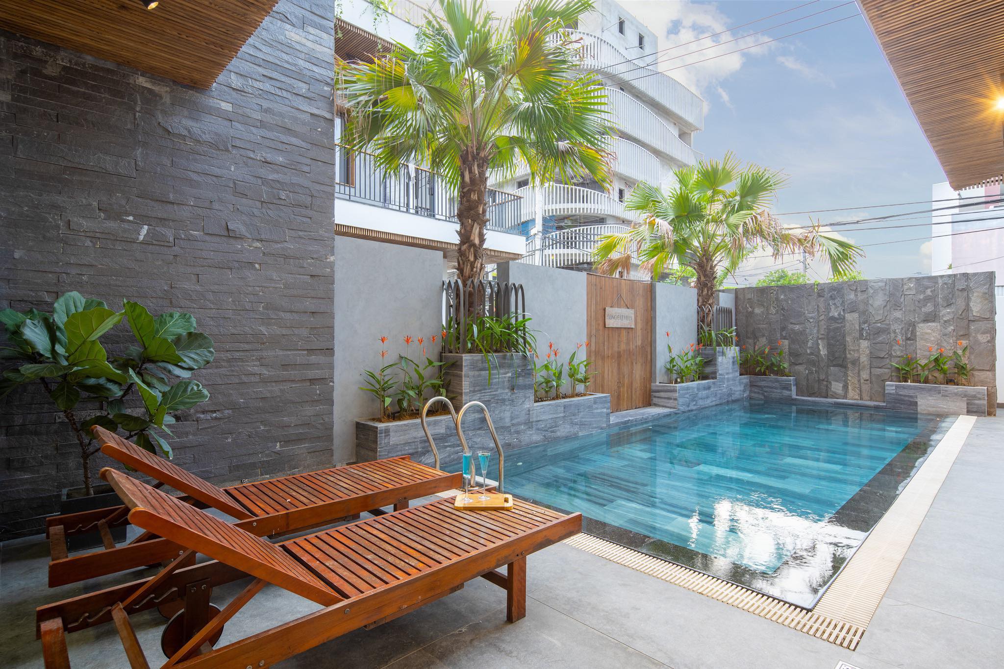 Cần bán Biệt Thự 3 tầng gần Sông Hàn Đà Nẵng 200M2 3 Tầng Giá Chỉ 14 tỷ