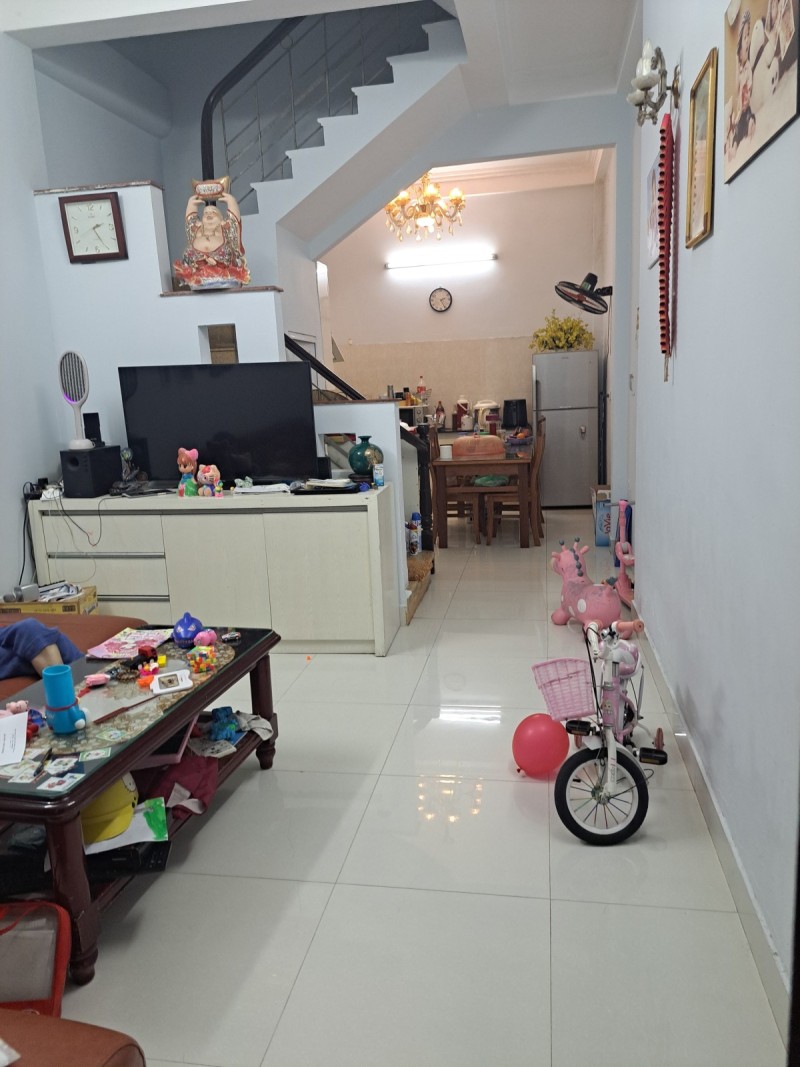 Minh Khai 1 nhà ra đường ô tô tải, nhà rộng thoáng rực rỡ, DT49m2, giá 4.1 tỷ.