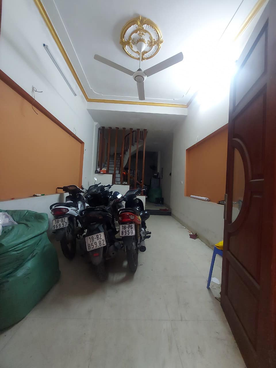 Nhà Minh khai, 5 tầng đẹp ở ngay, ngõ nông thoáng, DT 46m2, giá 3.7 tỷ.