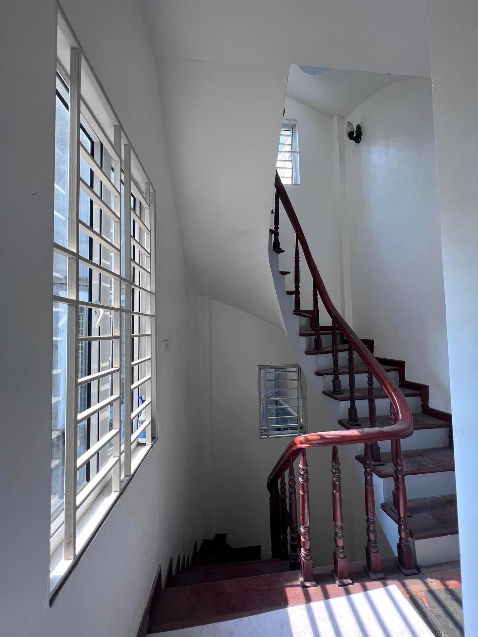 Bán nhà Nguyễn An Ninh, ngõ rộng thênh thang, mt nhà rộng thoáng sáng vô cùng, DT38m2, giá 3.5 tỷ.