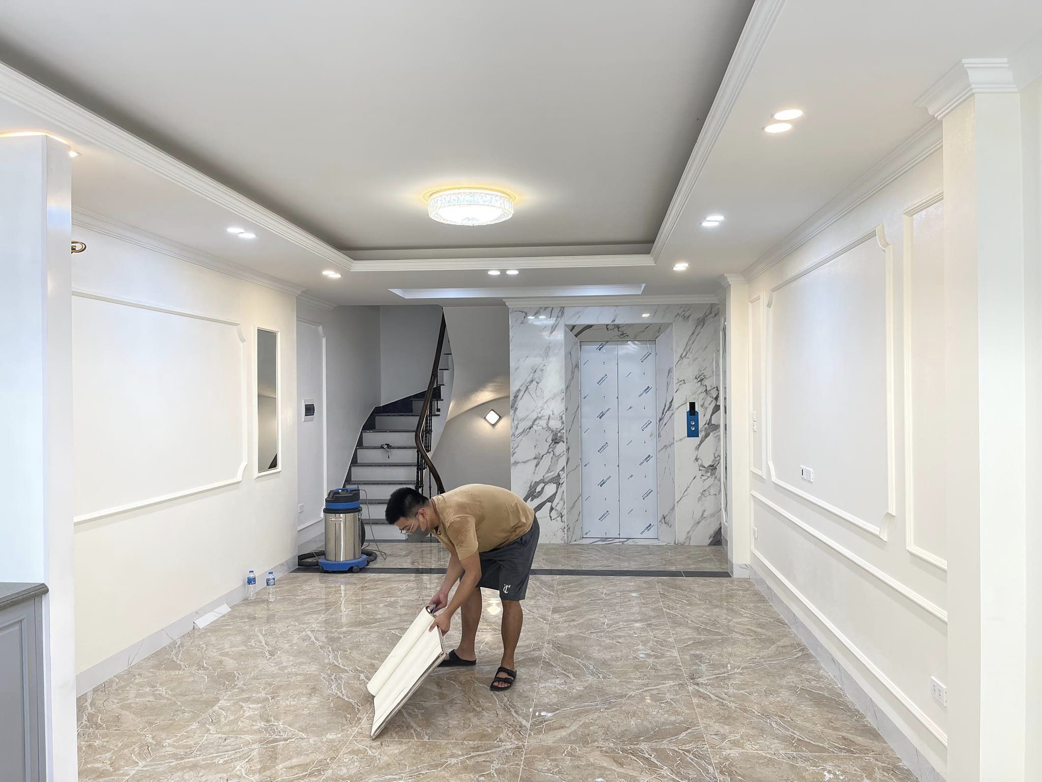 NGUYỄN SƠN- LONG BIÊN-PHÂN LÔ VIP, Ô TÔ TẢI TRÁNH - KINH DOANH TỐT - LÔ GÓC 2 MẶT NGÕ - NHÀ TỰ XÂY