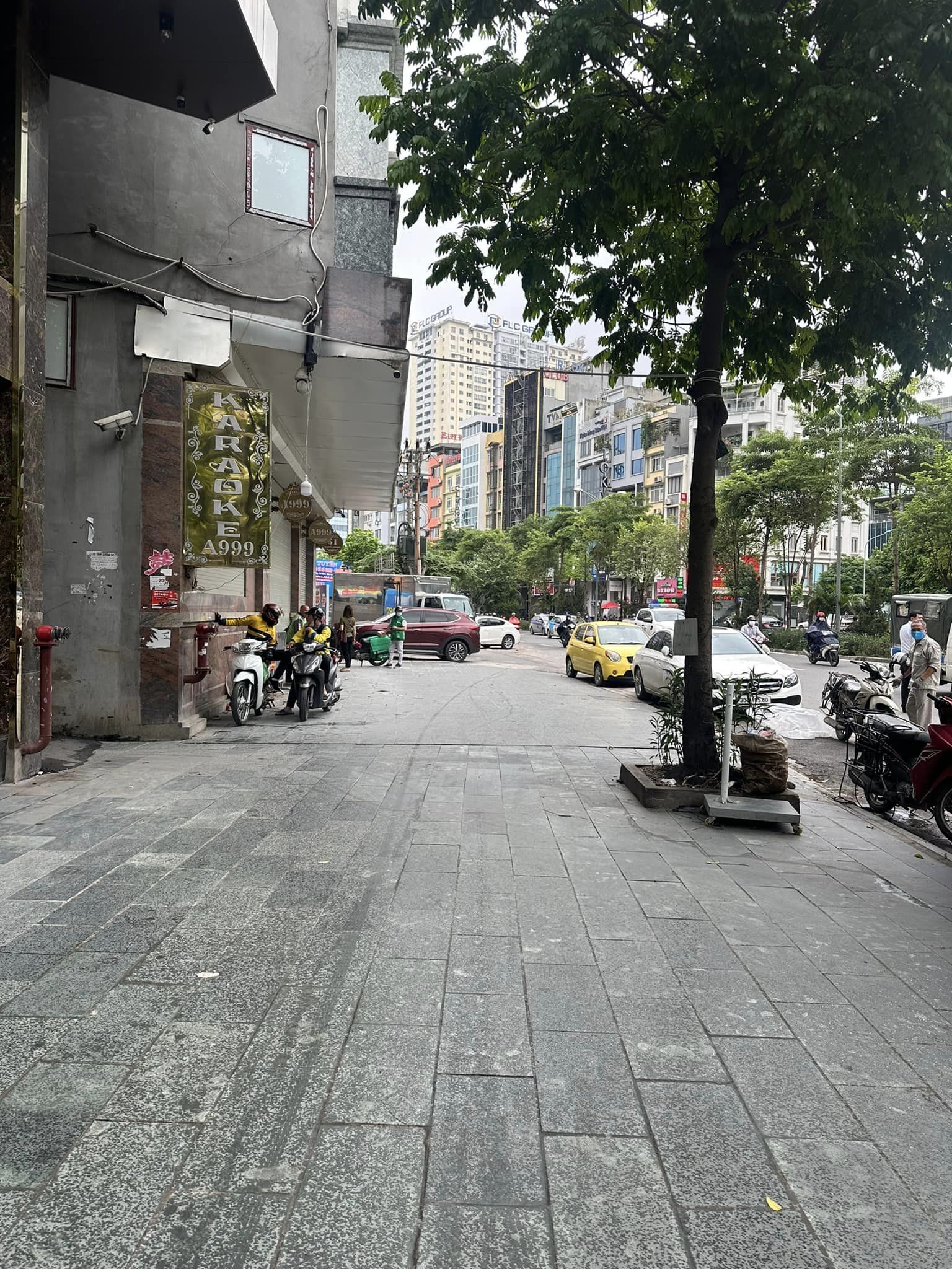 Siêu hiếm bán nhà Nguyễn Hoàng 50m2 x 5t kinh doanh, oto 6,5 tỷ.