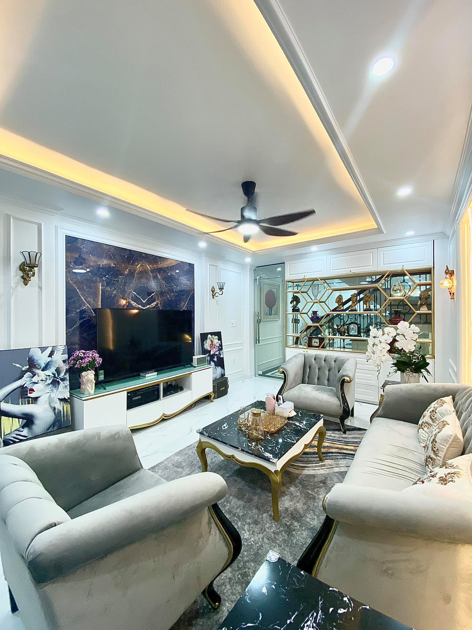 HIẾM!Nhà đẹp phân lô Nguyễn Văn Cừ,60M,3 tầng,MT 5M,cách ô tô 5M,nhỉnh 4 tỷ