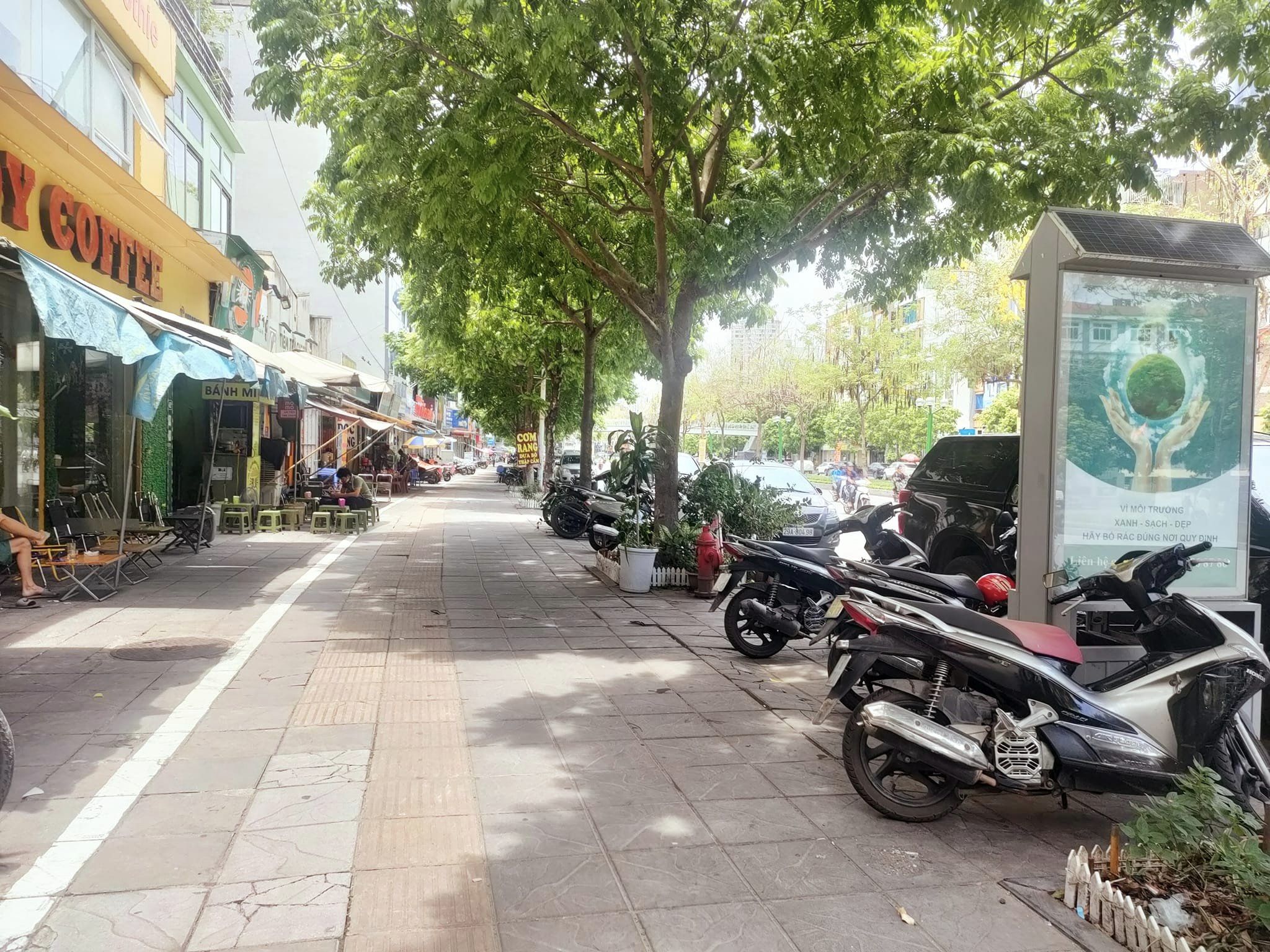 Bán Tòa Nhà Phố Nguyễn Văn Huyên_10m Ra Phố_Ngõ Thông Oto_7 Tầng Thang Máy_Nội Thất Đẹp