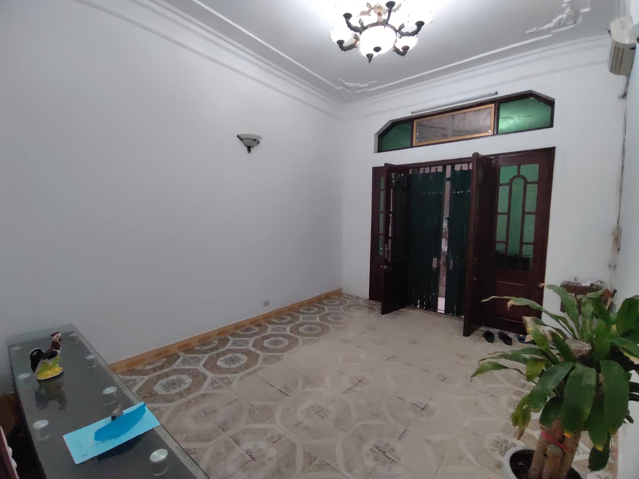 Bán gần Tạ Quang Bửu, ngõ nông DT lên tới 50m2, giá chỉ 3.4 tỷ.