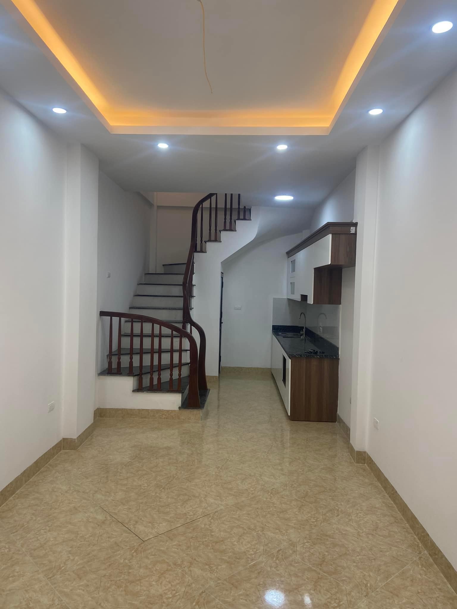 Bán nhà Trương Định, nhà mới ngõ thông tứ tung, DT34m2, giá 3.7 tỷ.