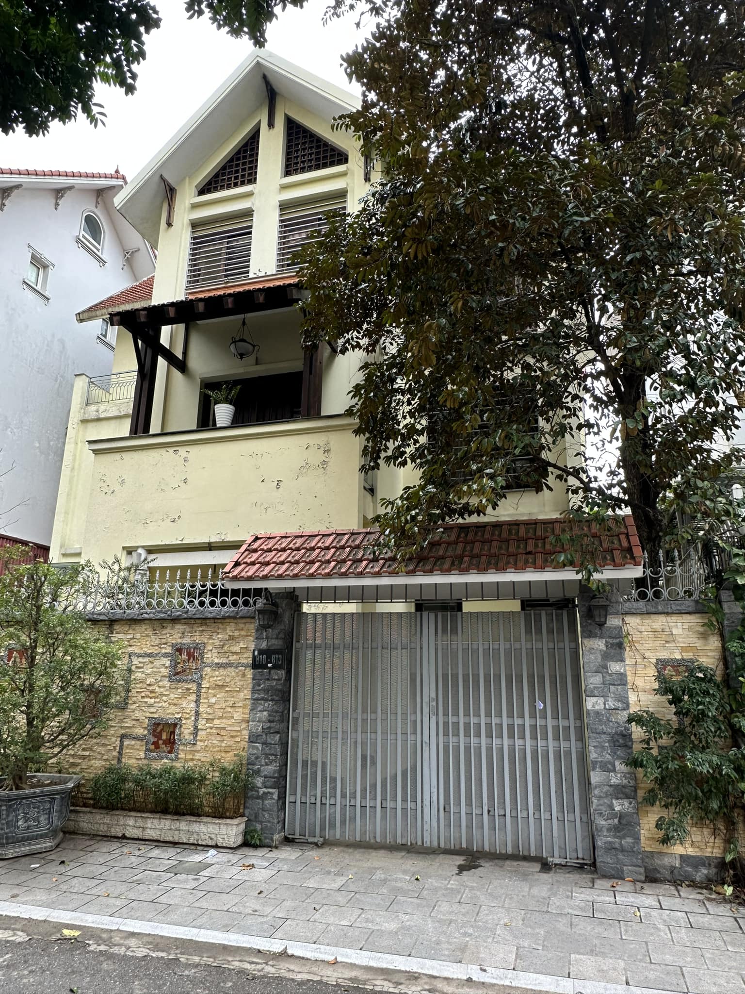 Bán biệt thự đơn lập view công viên sân tập KĐT Mỹ Đình 2 phố Bùi Xuân Phái. 182m 4t, mt 15m. 39 tỷ
