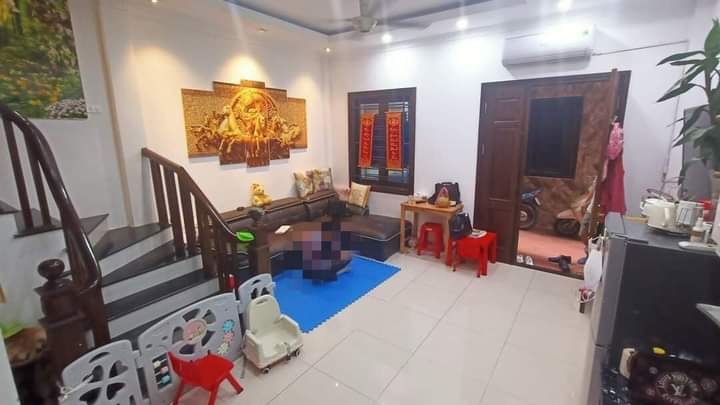 Cần bán nhà phố Nguyễn Văn Linh biên hà nội