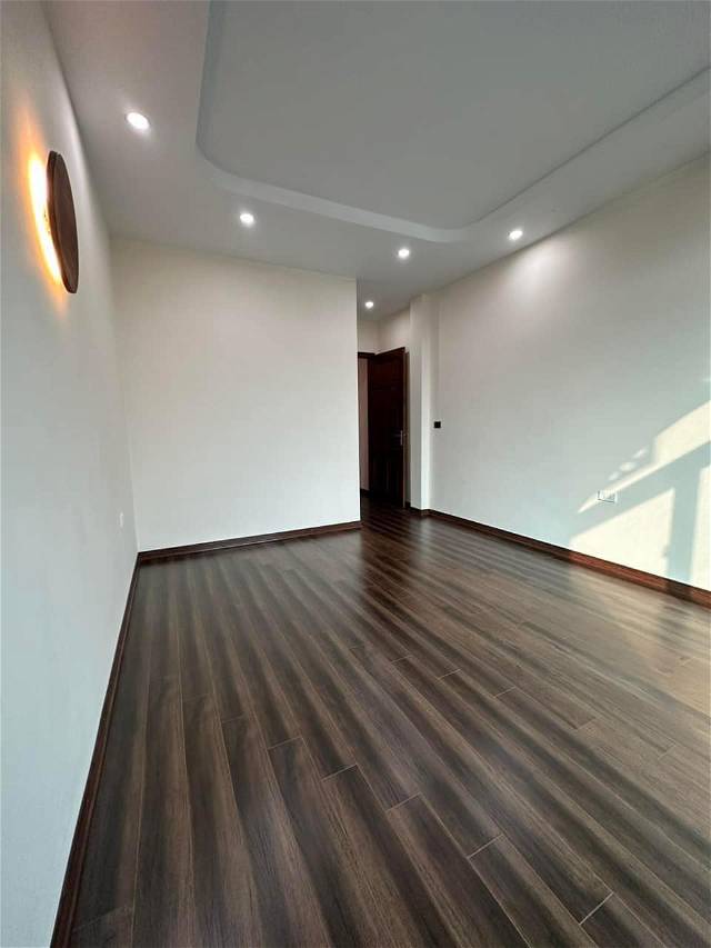 Cần bán nhà phố trạm cầu vĩnh tuy long biên hà nội