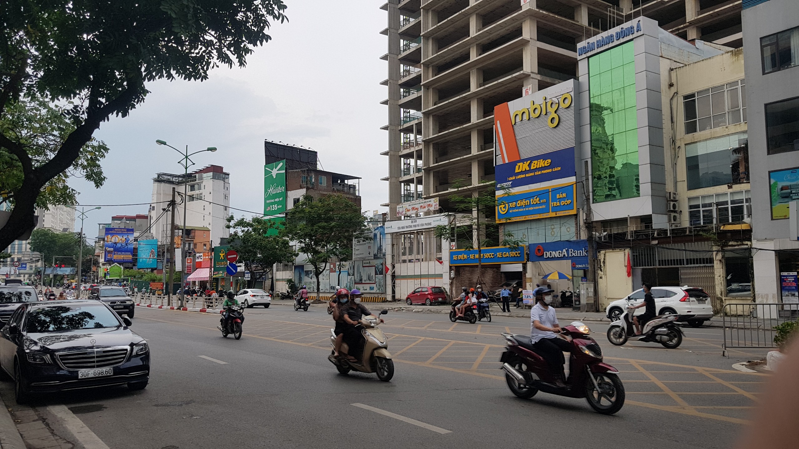 Bán 154m2 mặt tiền 6.5m phố Nguyễn Cơ Thạch Mỹ Đình nhỉnh 150 triêu/m2.