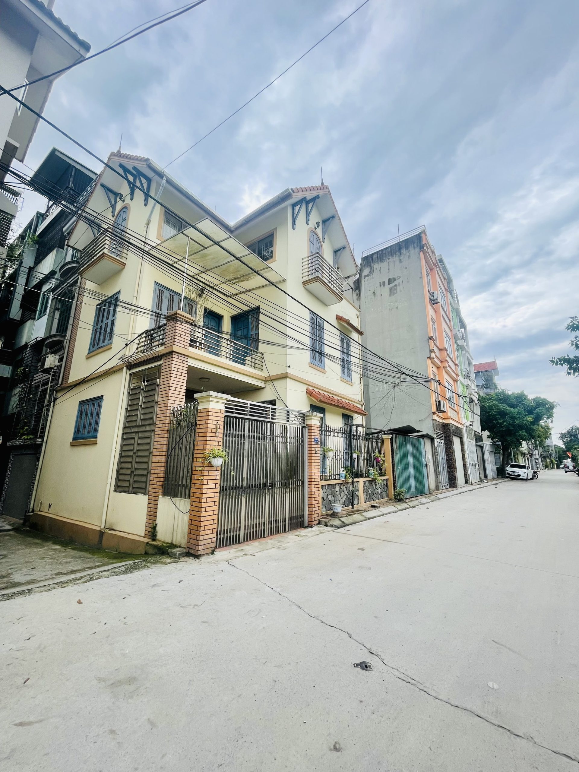 Lô Góc Mặt Tiền 13m | Mặt Phố Tây Hồ | 128m2 - 18.2 Tỷ - Giá Quá Tốt - Biệt Thự Sân Vườn Đẹp