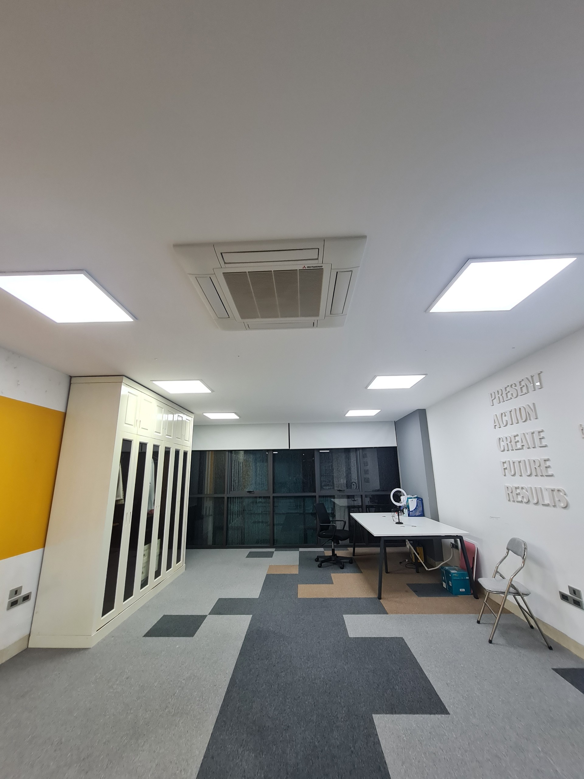 Bán nhà Mặt Phố VŨ TÔNG PHAN 8 Tầng THANG MÁY,2 thoáng, Vỉa hè KD, Ô TÔ 96m2 giá 22 tỷ