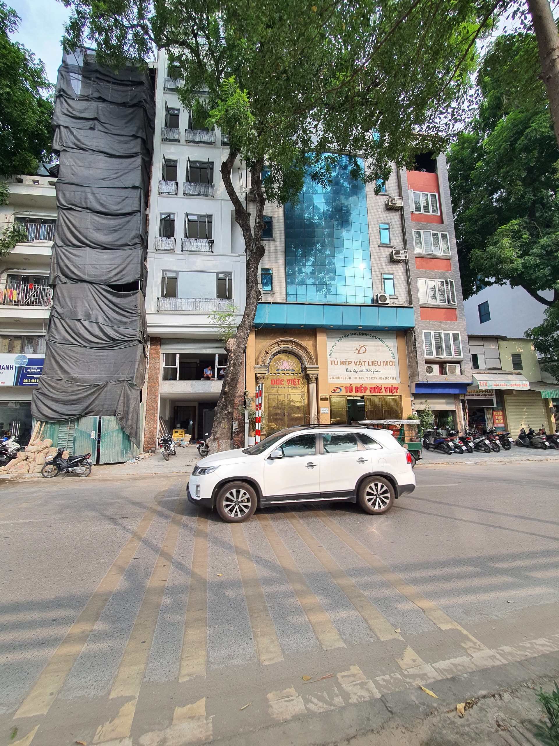 BÁN NHÀ MẶT PHỐ SỐ 286 HOÀNG QUỐC VIỆT - BƯỞI - XÂY MỚI HÈ RỘNG: 55M2, 10T, MT 5.2M, THANG MÁY, 22.5 TỶ