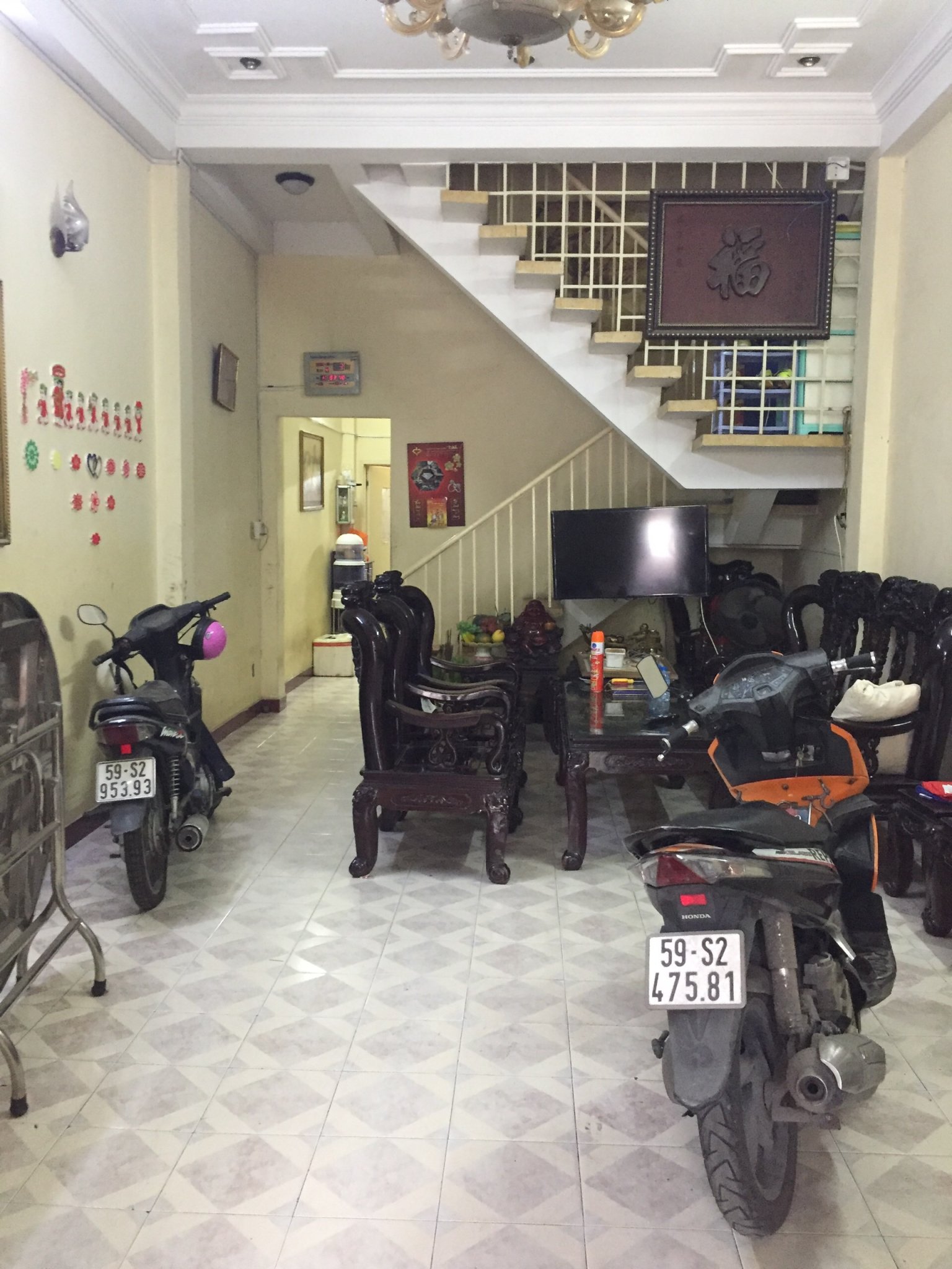 100tr/m2 bán đất tặng nhà HXH cách Ng Xí vài bước chân, DT 5*19 nở hậu. khu dân trí cao ngay Vincom Nguyễn Xí