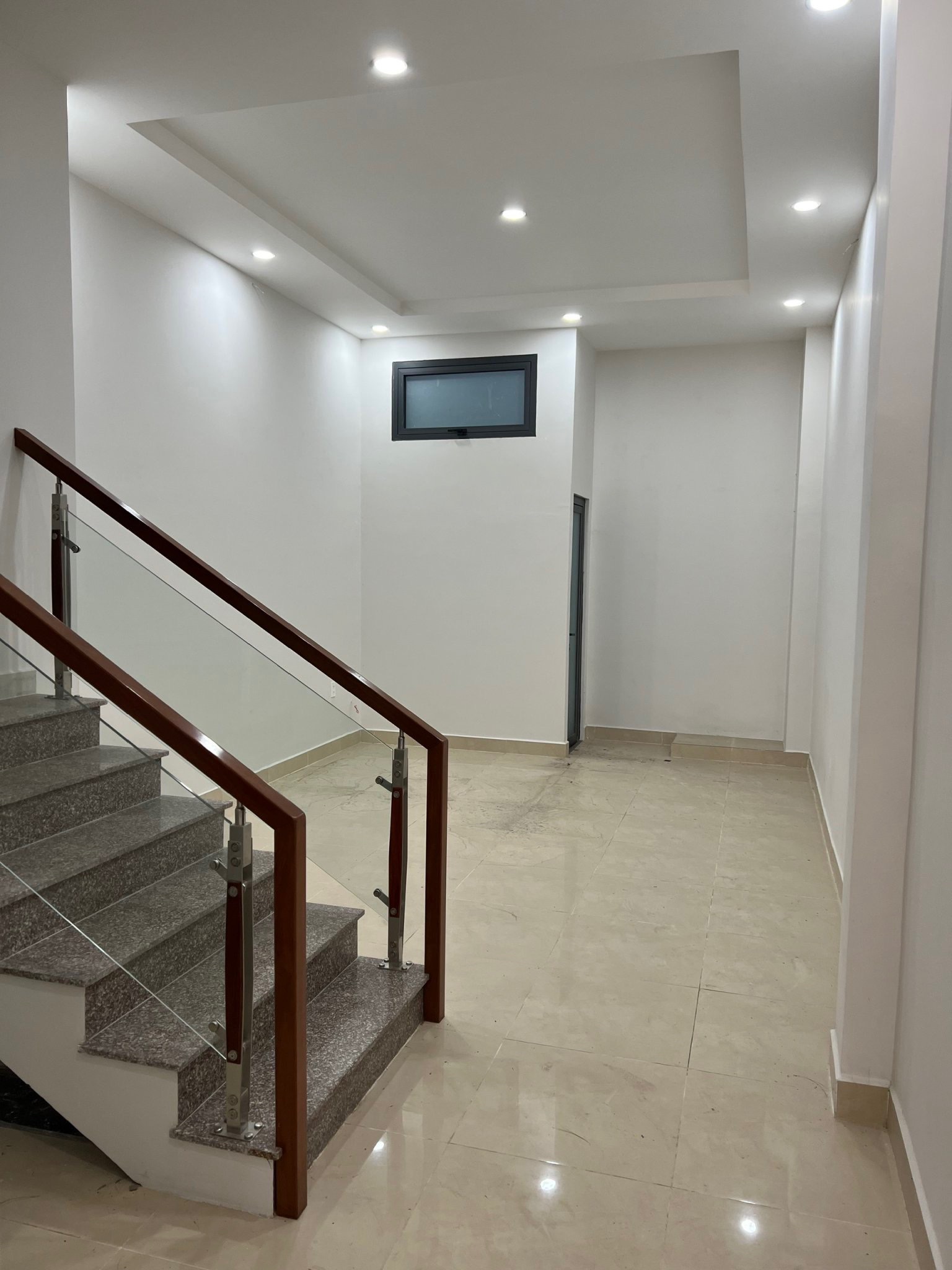 Chính chủ bán nhà Hẻm xe tải tránh nhau đường hồng hà, Ngay sân bay quốc tế Tân Sơn Nhất, 4x 17, trệt 2 Lầu st, giá 12.8 tỷ thương lượng