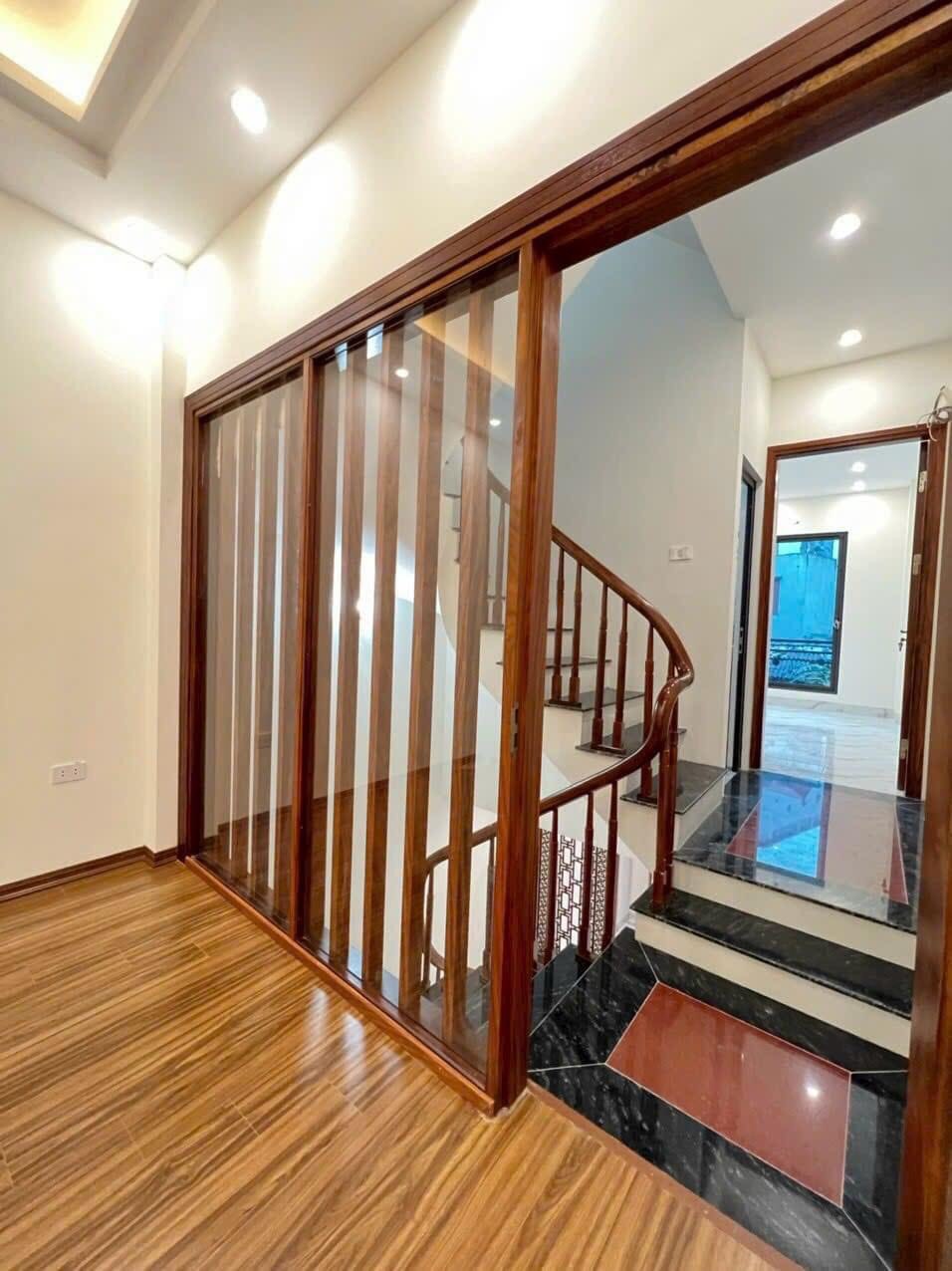 NHÀ 30M X 4 TẦNG GẦN DH CÔNG NGHIỆP HÀ NỘI GIÁ CHỈ 2,4 TỶ