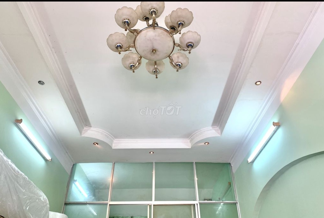 Bán gấp nhà trung tâm Quận 5, DT 68.7m2, đường Trần Hưng Đạo, P6