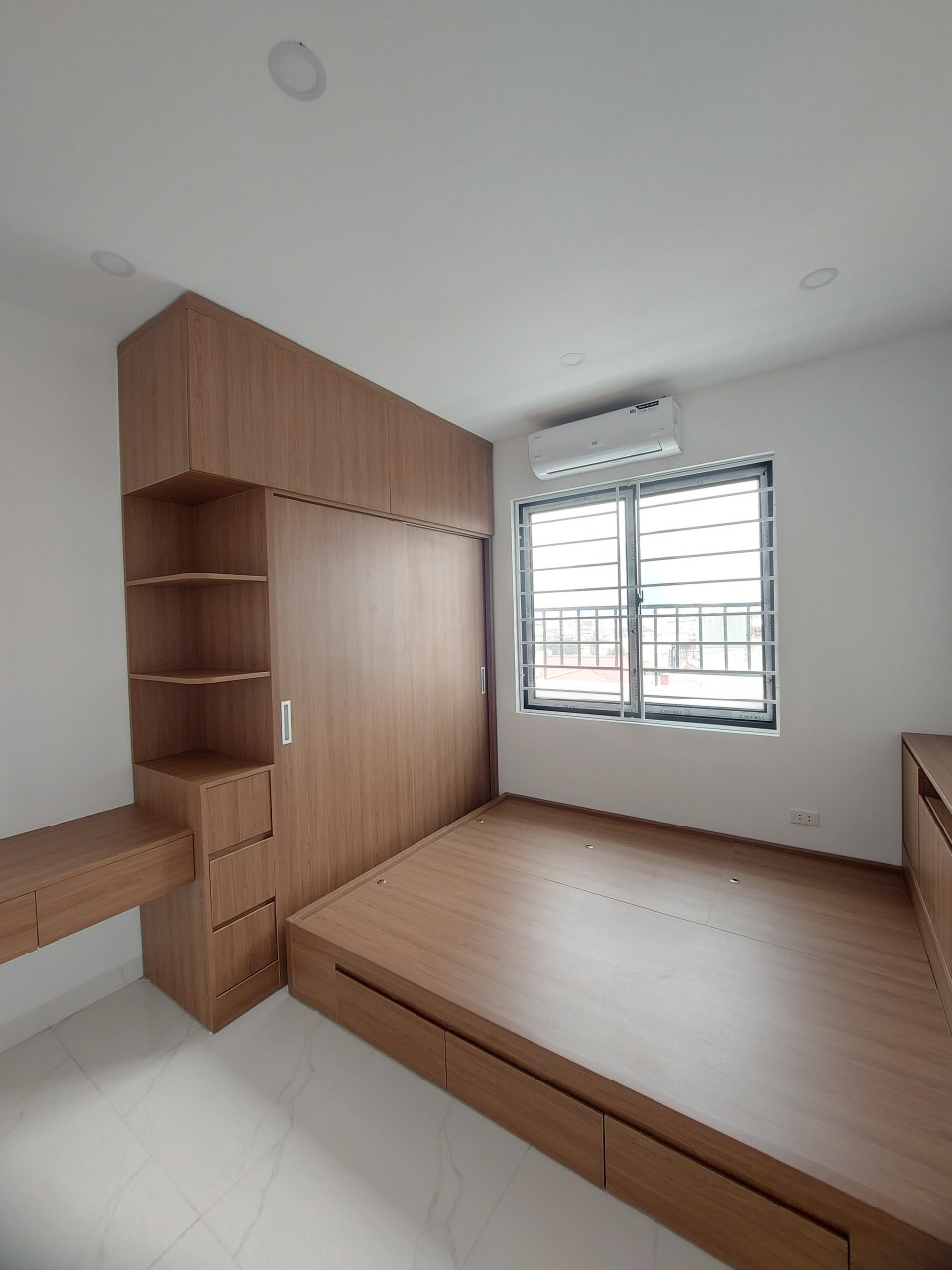 Bán gấp căn hộ mini Minh Khai - Hai Bà Trưng gía rẻ 2 -3 ngủ, ở ngay, full đồ 35 – 62m2 cạnh UBND Minh Khai