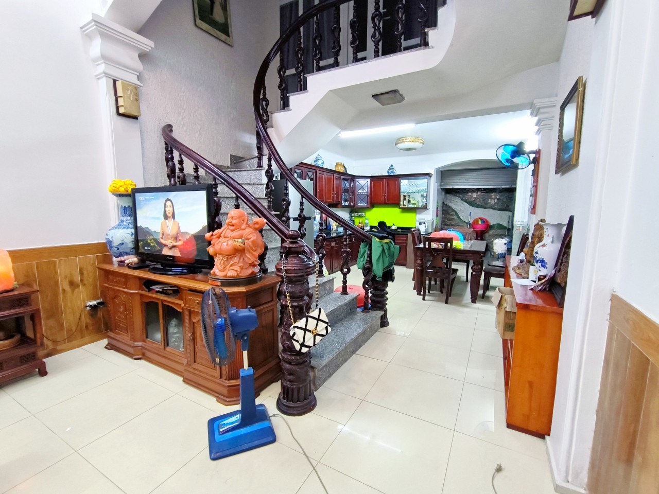 Bán nhà cực rộng 80m 4 tầng sân cổng riêng ngõ to, GIÁ 5.1 tỉ phố Chu Văn An