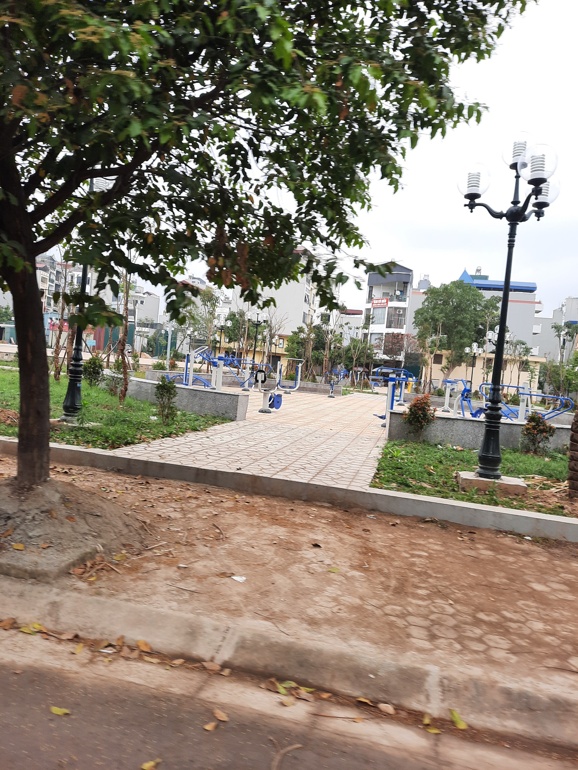 Bán lô dịch vụ Đồng Đế, Dương Nội, mặt tiền 4.7m, đường ưu tiên 13.5m, view vườn hoa