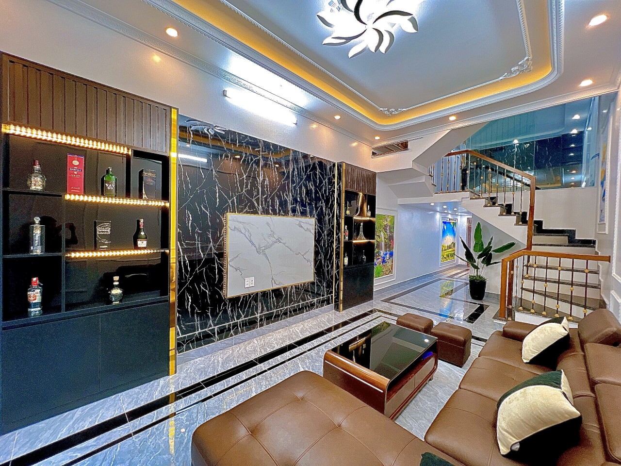 Bán nhà ngõ 263 Lạch Tray, diện tích 72m 3 tầng sân cổng riêng, GIÁ 3.75 tỉ ngõ ô.tô