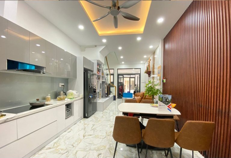 Bán sụp hầm nhà 3 tầng MT Phạm Cự Lượng Quận Sơn Trà Đà Nẵng 112m2 Giá chỉ 7,8 Tỷ