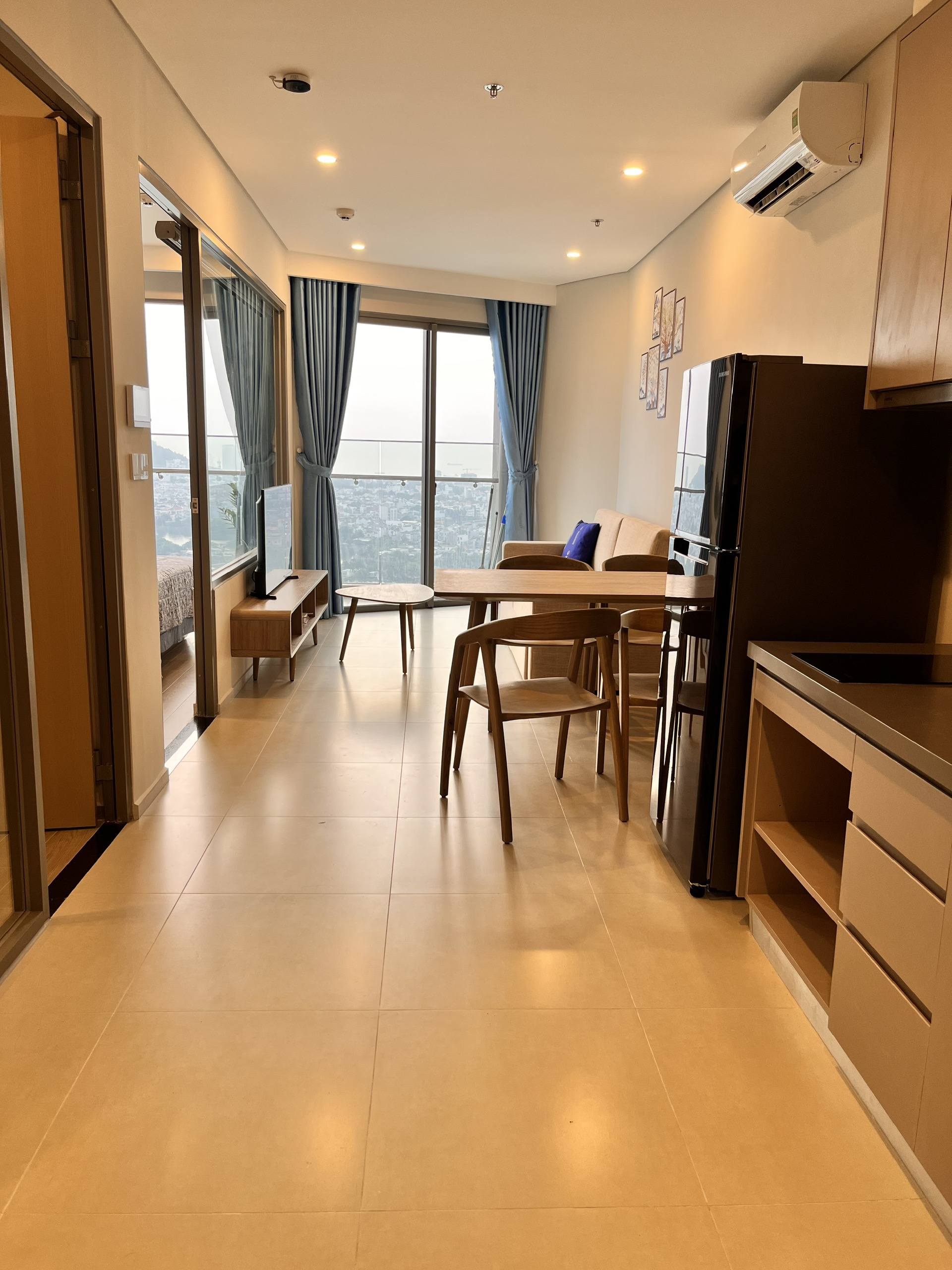 Kẹt tiền bán lỗ căn hộ 1PN+ The Sóng, giá chỉ 2,1 tỷ.