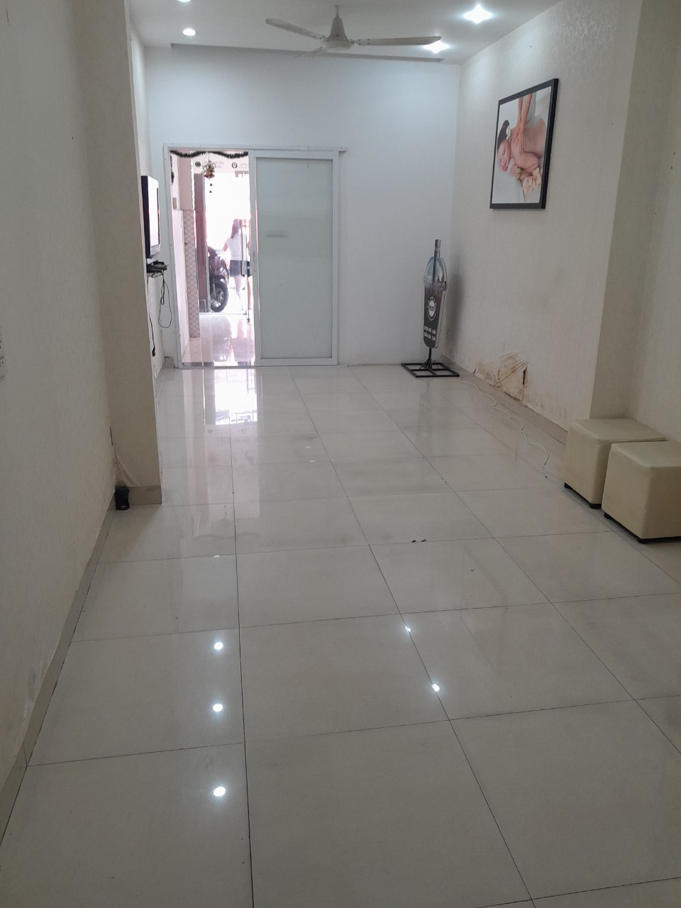 Bán gấp nhà HXH đường Tô Hiến Thành, P13, Quận 10