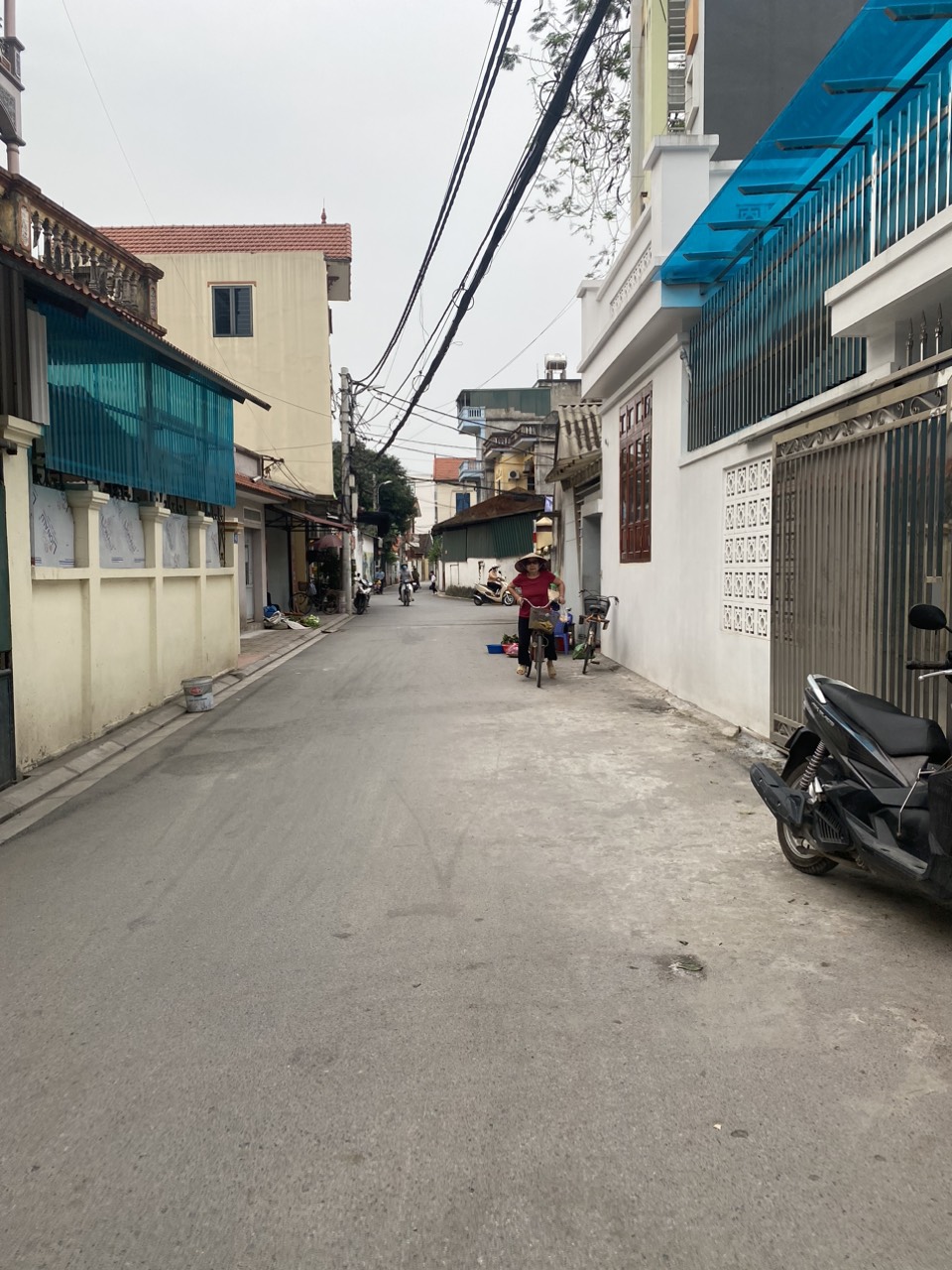 Cần bán gấp 44m2 Viên Ngoại Đặng Xá, Gia Lâm, đường trước đất 3m. giá 1ty450tr. Lh: 0985109357