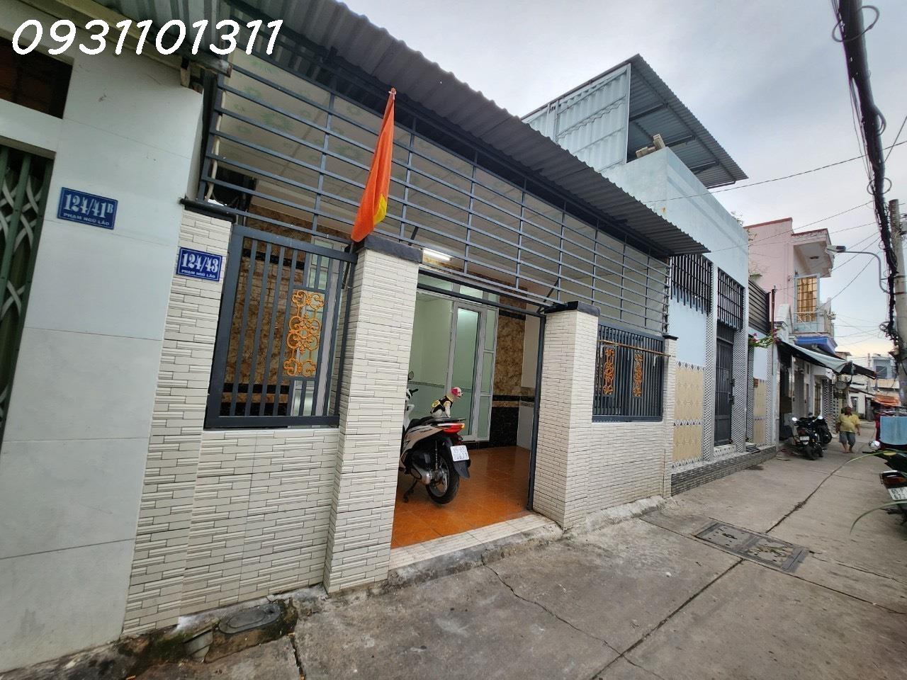 Bán nhà trệt DT lớn 83,4m2 .Hẻm 124 Phạm Ngũ Lão . Giá 2,55 tỷ . Hẻm thông . Sổ hồng