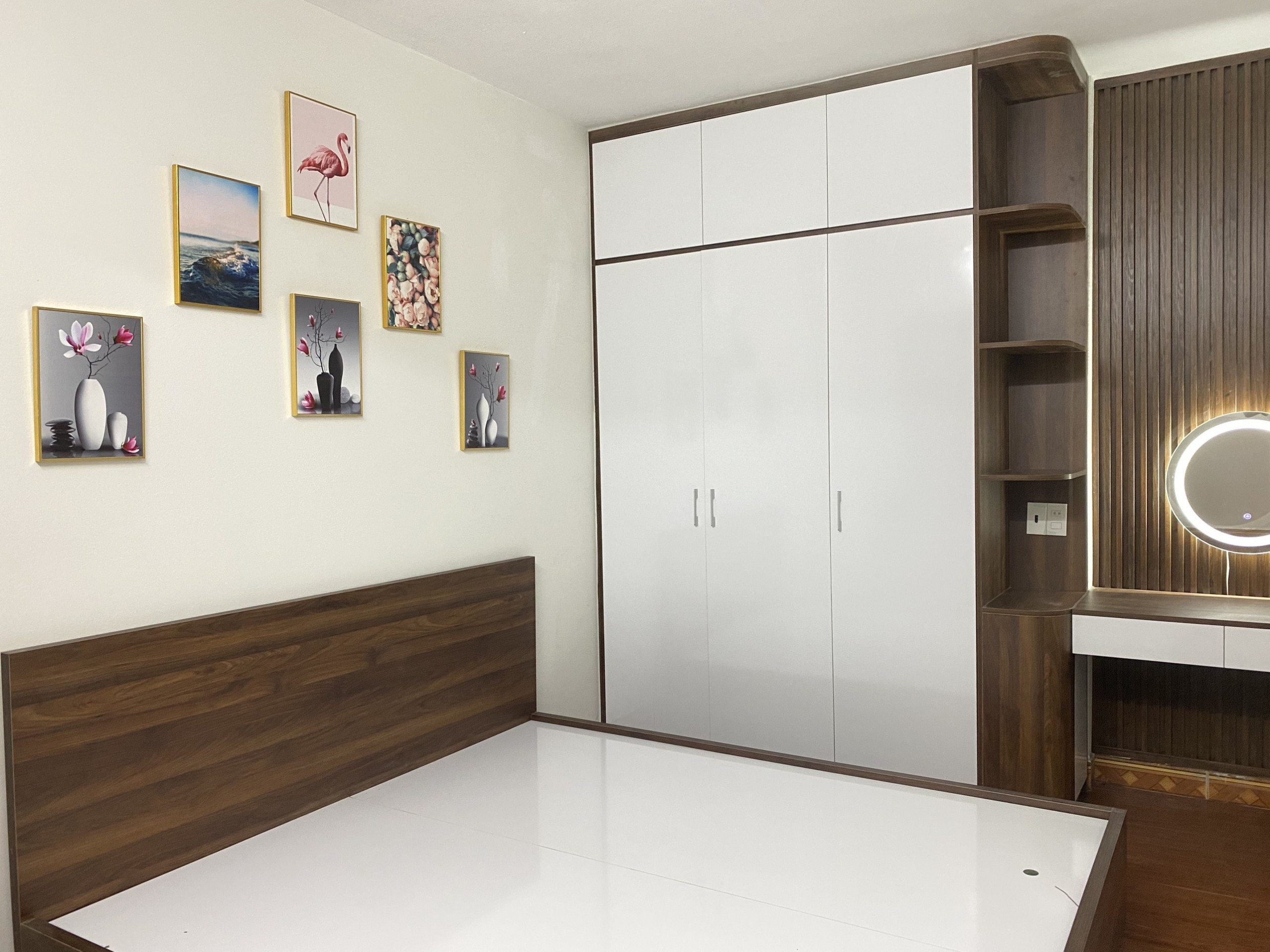 NHÀ ĐẸP LUNG LINH- THIẾT KẾ HIỆN ĐẠI-SÁT VINCOM BẮC NINH- ĐƯỜNG 2 OTO- GI''A CHỈ 3 TỶ x!