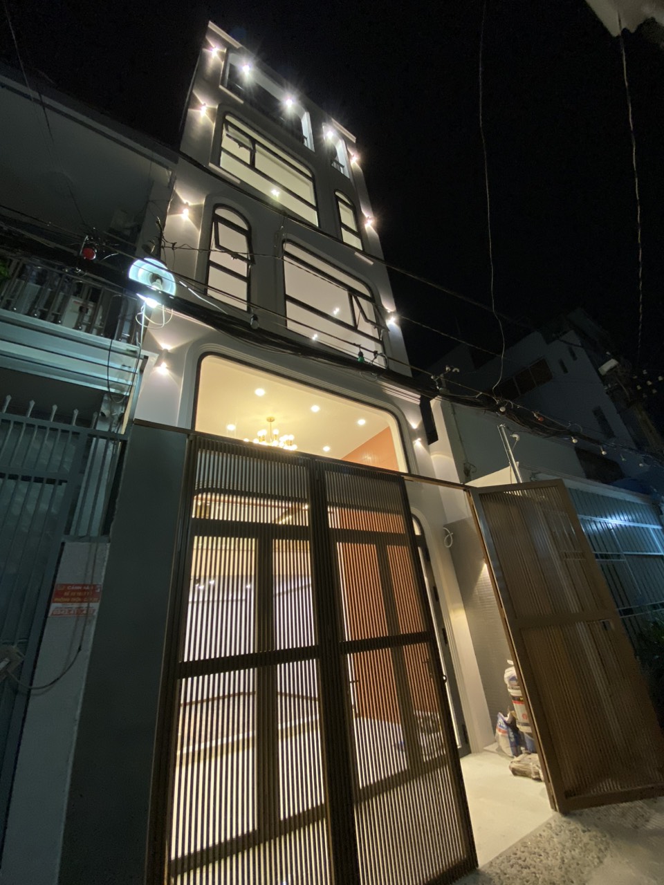 SIÊU PHẨM NHÀ ĐẸP HXH ĐỐI DIỆN CHỢ HẠNH THÔNG P.11 GÒ VẤP