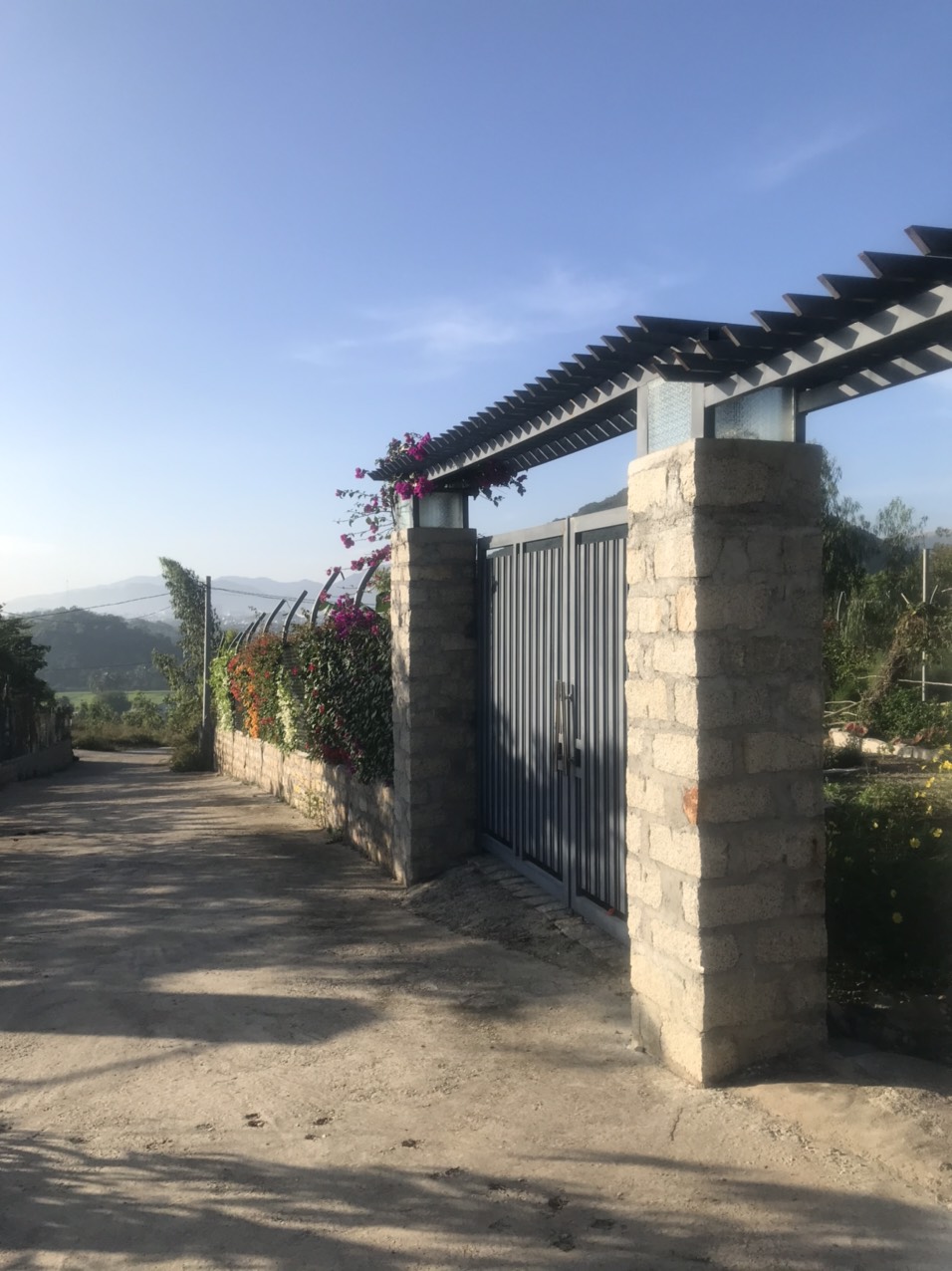 CẦN BÁN NHÀ VƯỜN TẠI HÒN NGHÊ - VĨNH NGỌC - NHA TRANG.