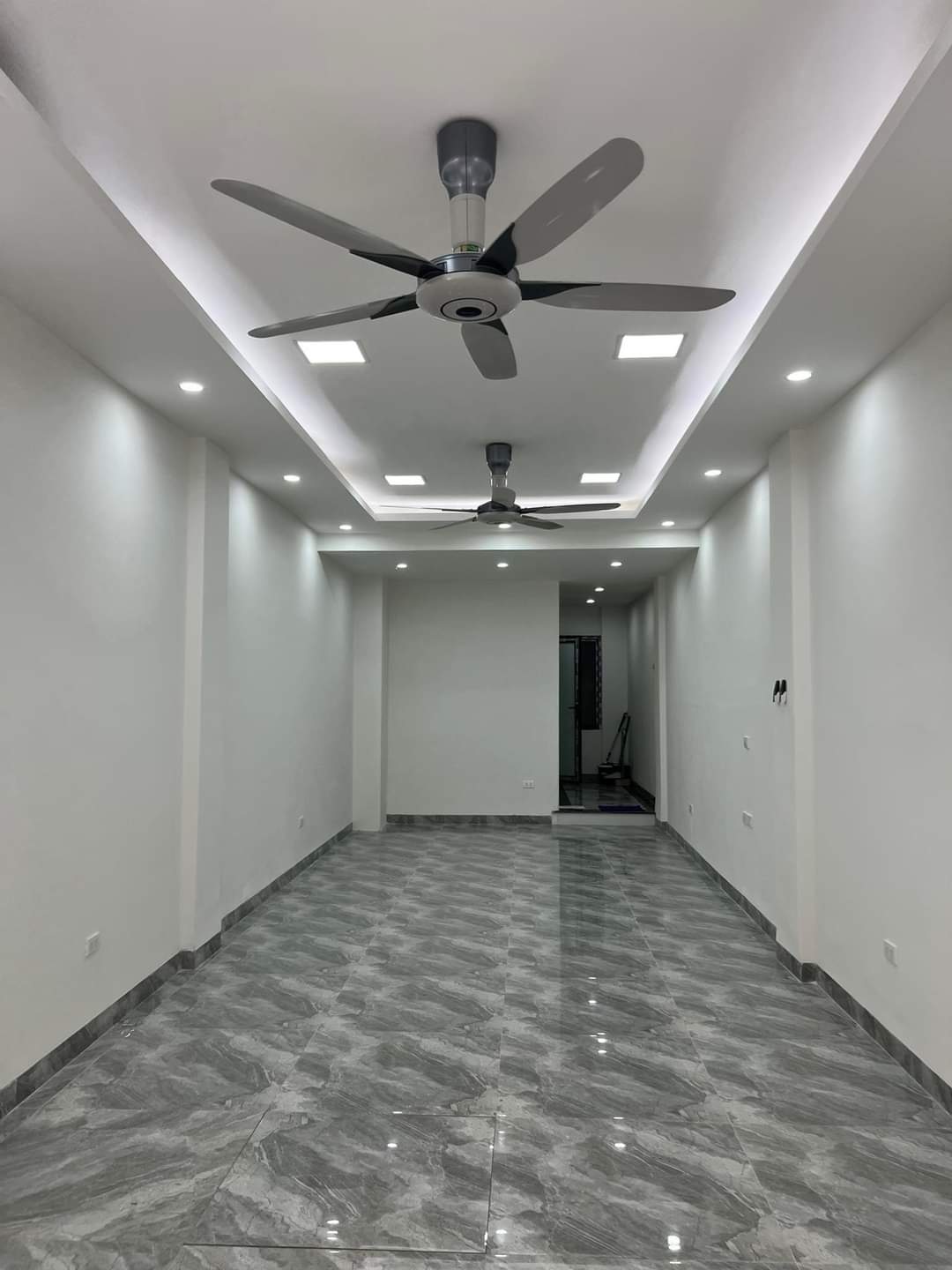 Nhà đẳng cấp Thượng Lưu, 8 tầng, thang máy, gara, kinh doanh quận Đống Đa, hơn 13 tỷ