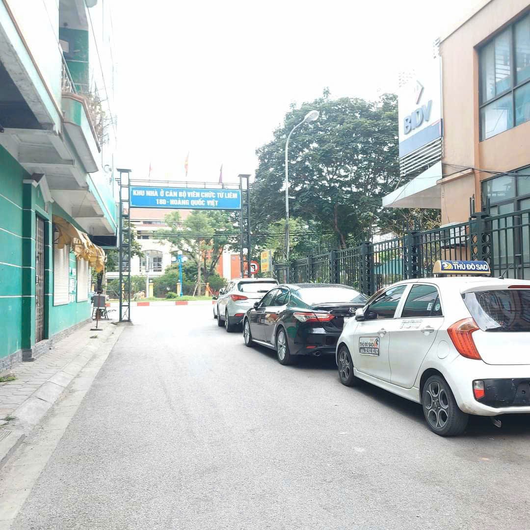 Hơn 200tr/1m2. TRUNG TÂM CẦU GIẤY - KHU PHÂN LÔ CÁN BỘ CẤP CAO. Ô TÔ ĐỖ NGÀY ĐÊM.40M2 5 TẦNG, MT 4M.