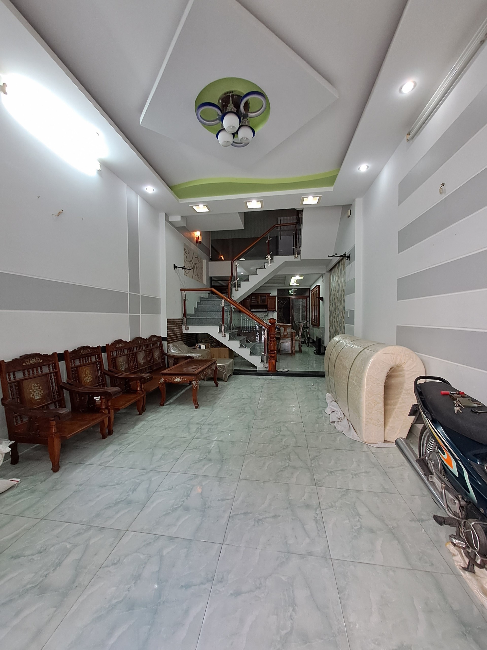 Bán nhà đường xe hơi hoàng bat dat p15 Tân binh