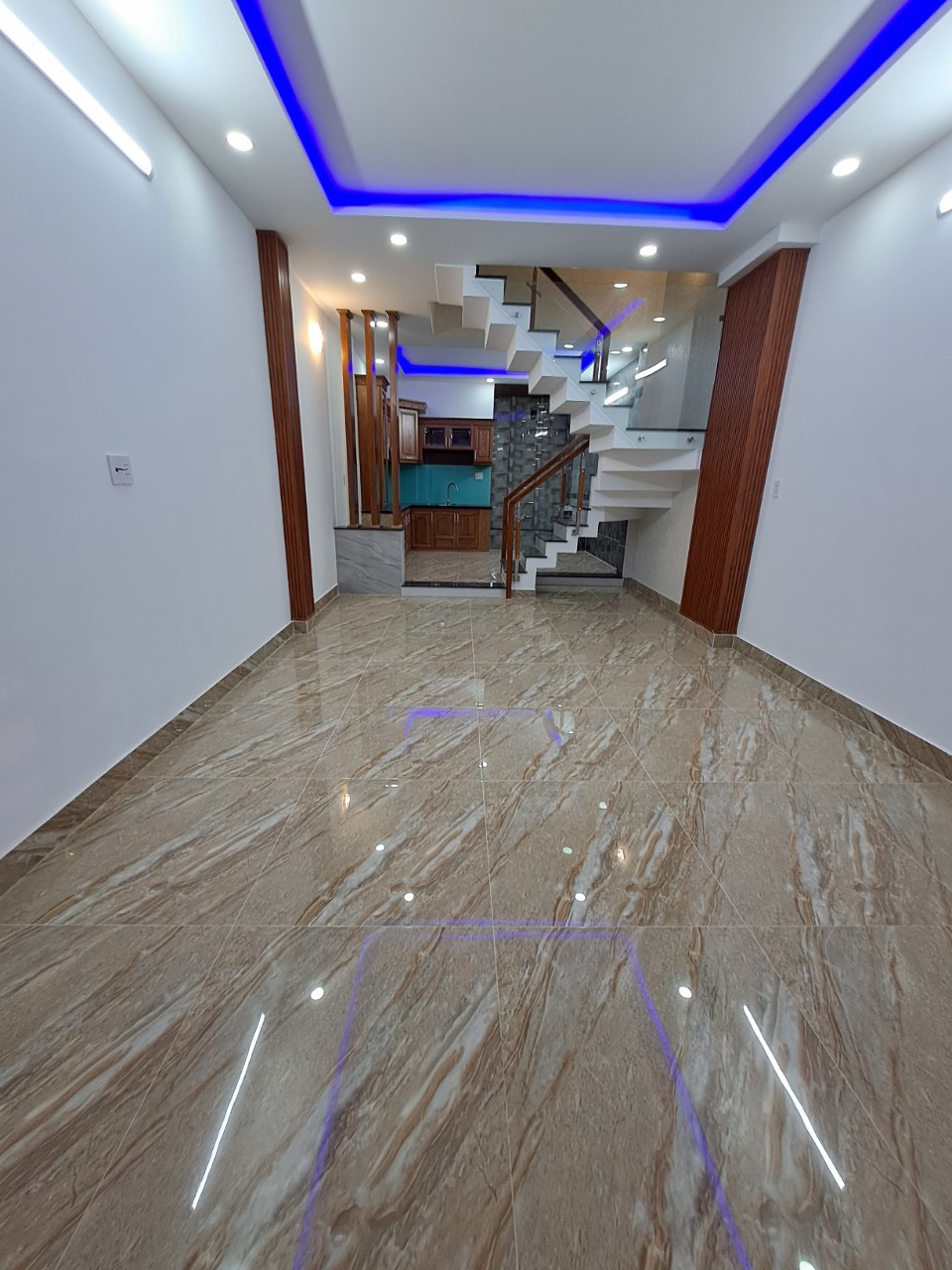 Bán nhà đường xe hơi cống lỡ p15 Tân binh