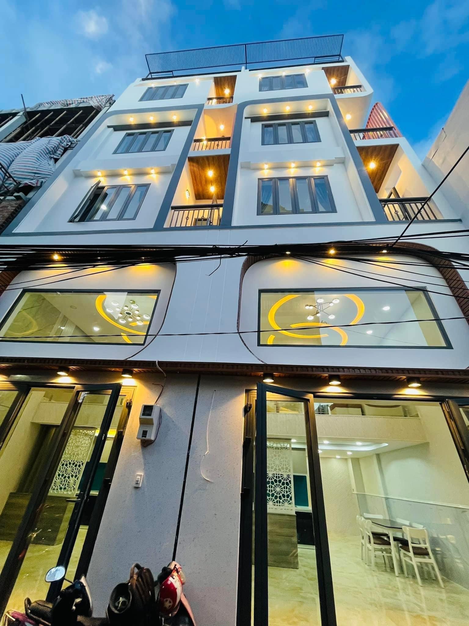 Cần bán gấp nhà phố Full nội thất.