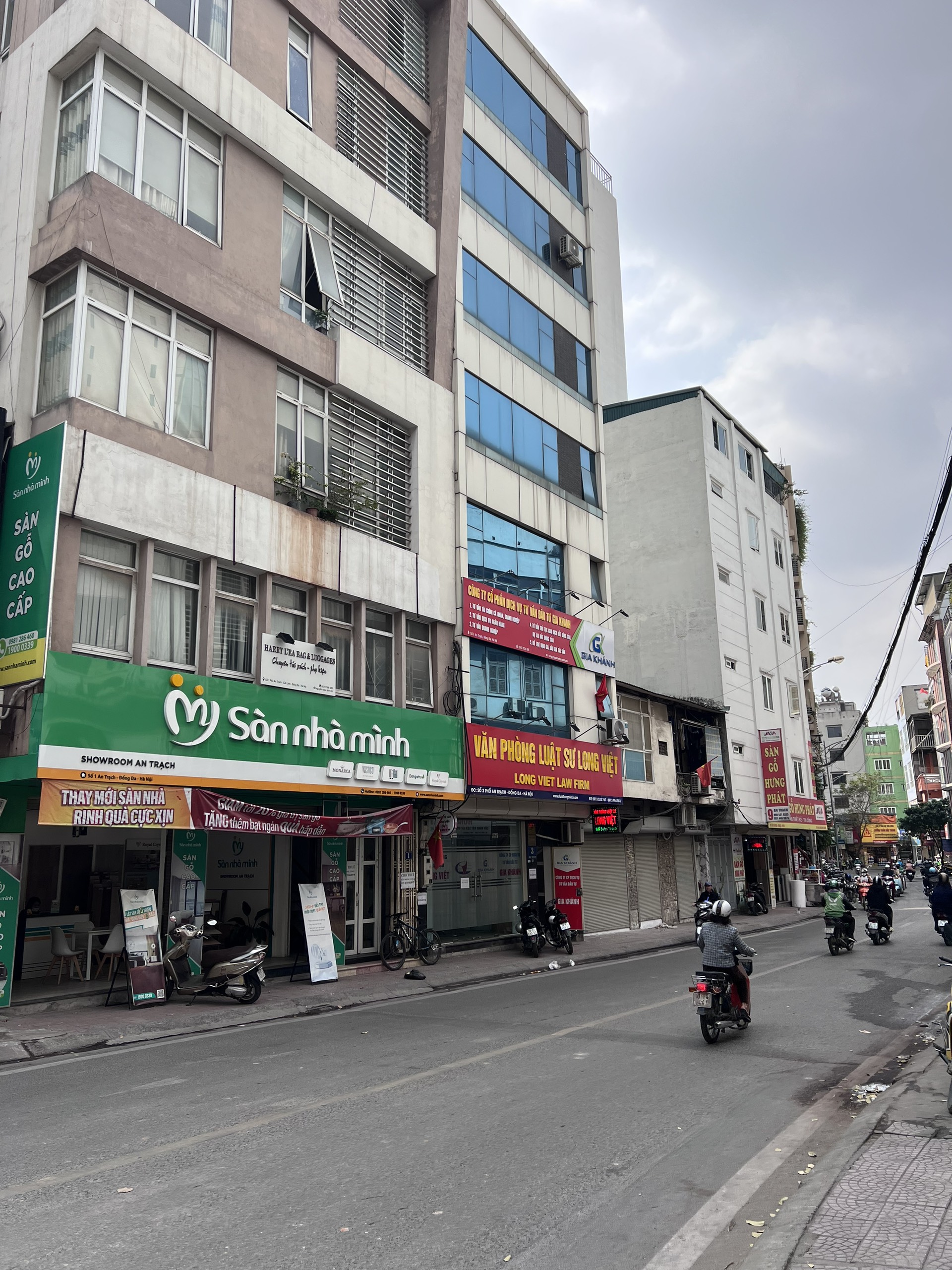 Bán nhà MP An Trạch. Dt 40m2 x 6T, MT 8,5m,vỉa hè 2m,KD sầm uất. Giá 14,3 tỷ.